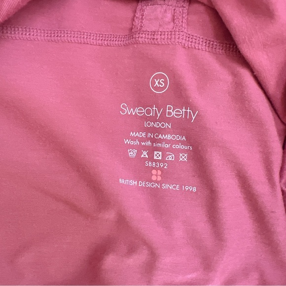 Sweaty Betty Breezy Long Sleeve T-Shirt in adventure Pink - Picture 9 of 9